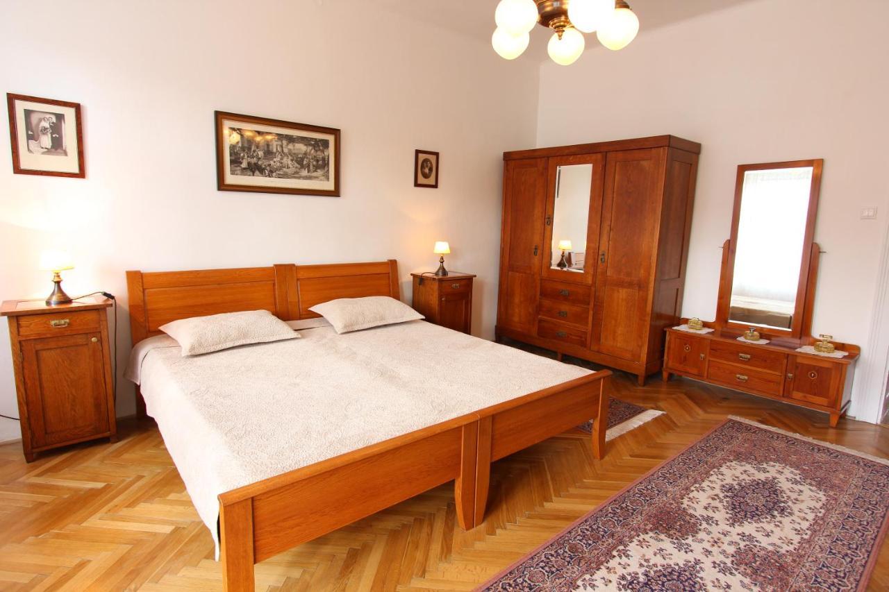 Penzion Jelen Vranov nad Dyjí Cameră foto