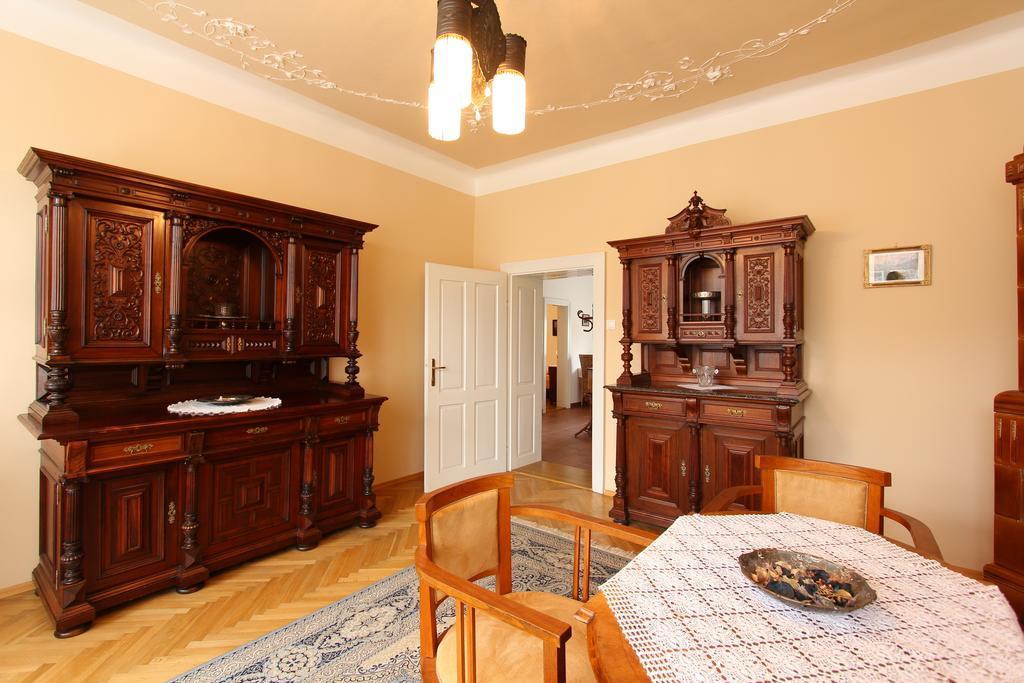 Penzion Jelen Vranov nad Dyjí Cameră foto