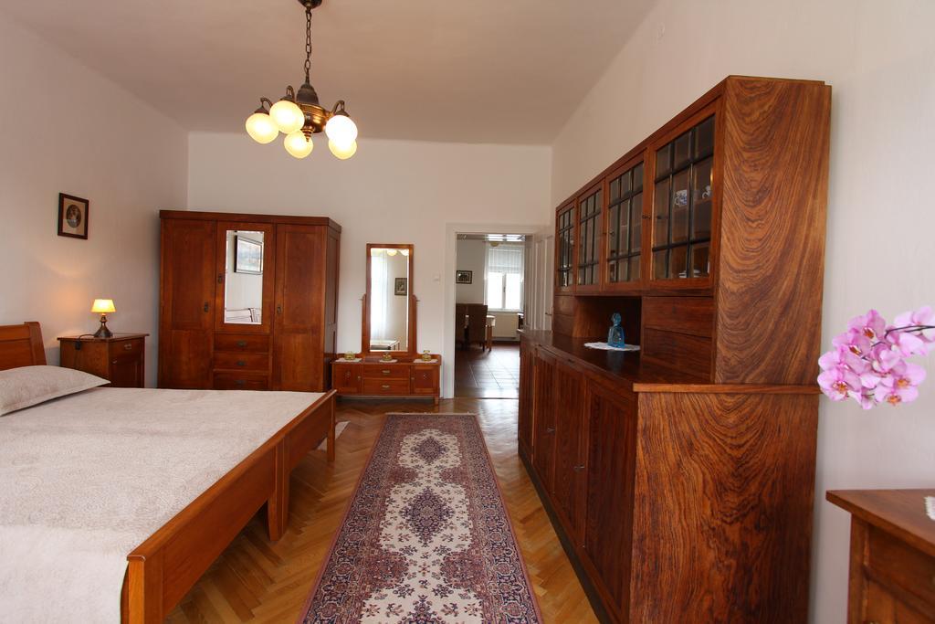 Penzion Jelen Vranov nad Dyjí Cameră foto
