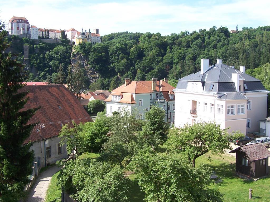 Penzion Jelen Vranov nad Dyjí Exterior foto